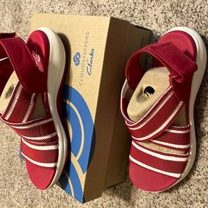 Clark’s Cloud Steppers Mira Lily Sport worn twice like new, very comfortable.